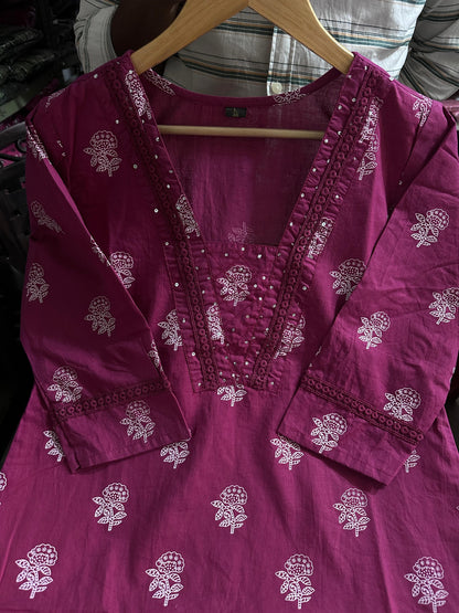 Maroon Designer V-Neck Block Pattern Kurti Pant & Dupatta Set