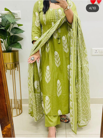 Green Block Ikat Print Kurta Set