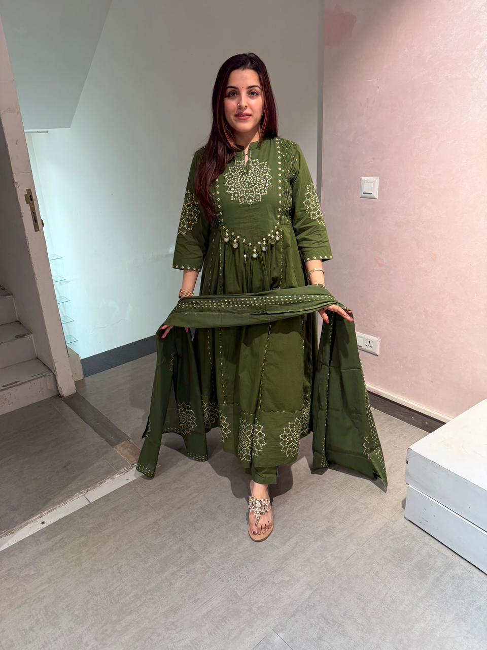 Women’s Green Embroidered Kurta Pant Set with Dupatta